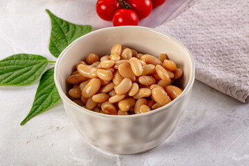 Canned white kidney beans in the bowl