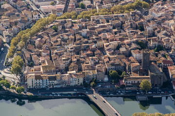 vue aérienne de la ville d'Agde en France
