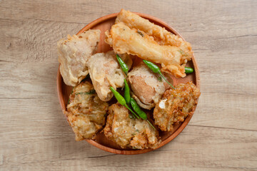 Gorengan is a general term for a large group of Indonesian fried snacks that can be prepared with a variety of ingredients, such as bakwan (fried vegetables), tofu, and risol (fried rice cakes).