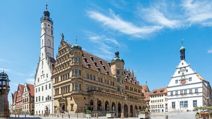Obraz premium Town hall square in Rothenburg with historic buildings