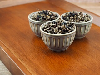 건조된 유기농 향신료 산초, 초피, 음식재료