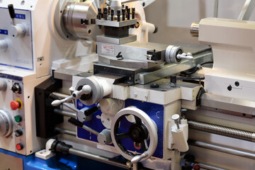 manual horizontal metal lathe machine close up