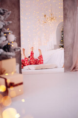 kids under the christmas tree