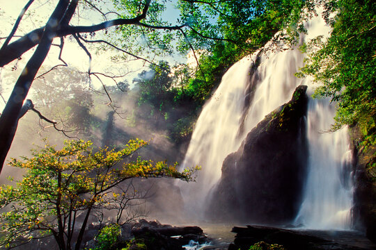 Khlong Lan Waterfall (Nam tok Khlong Lan) is a 100m tall by 40m wide in Khlong Lan National Park Kamphaengphet province,Thailand
