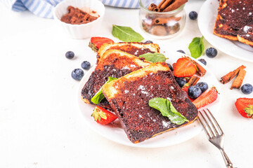 Sweet breakfast cinnamon toasts, buttery sugar cinnamon toast with fresh strawberry and blueberry. Creme Brulee dessert toast recipe for summer breakfast