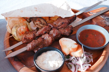 Skewered and Grilled Cubes of Meat, Shashlik - 串焼き料理 シャシリク