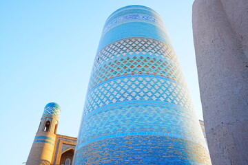 Kalta-minor Minaret and Walled Fortress known as Itchan Kala in Khiva, Uzbekistan - ウズベキスタン ヒヴァ イチャン カラ カルタ ミナール ミナレット 