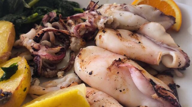 Chipirones a la brasa con verduras