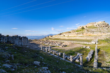 Obraz premium Tlos was an ancient Lycian city near the modern town of Seydikemer in the Mugla Province of southern Turkey, some 4 kilometres northwest of Saklikent Gorge. Tlos ancient city and amphitheatre Fethiye