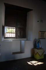 Sometimes modern and thriving, sometimes rural and colonial, houses made from the same land still...