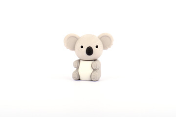 Juguete goma koala fondo blanco