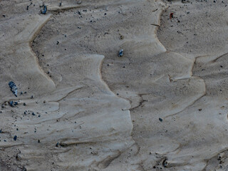 Muster nach starkem Regenfall im Schlamm