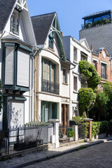 Obraz premium Real Estate in Paris, France – Historical Buildings and Classic Architecture
