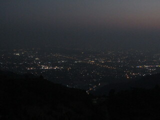 Obraz premium Night View of Islamabad from Trail 3 Top