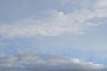 Obraz premium Wolken als dicht bedeckter Himmel mit Struktur und wolkiger Textur