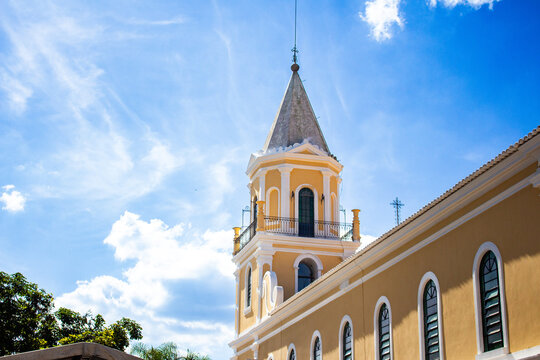 Detalhe Igreja Matriz de Santana de Parna&iacute;ba, tamb&eacute;m conhecida como Igreja Matriz Santa Ana e Par&oacute;quia de Sant'Ana. Considerado o pr&eacute;dio hist&oacute;rico mais importante da cidade. Arquitetura.	
