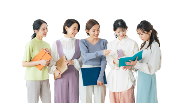 会議するミドル女性のグループ　手作業で精密に切り抜いた背景透過写真PNG