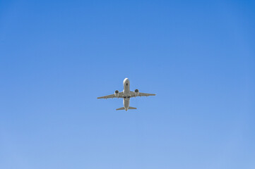 離陸する飛行機