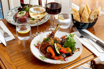 Plat cuisse de poulet et accompagnement