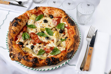 Pizza Parma et basilic, plat traditionnel italien