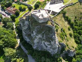 Zamek Devin - Słowacja - piękny zamek położony nad Dunajem nagrany dronem w 4K rozdzielczości © Konrad