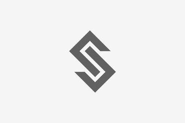 letter s symetric bold logo