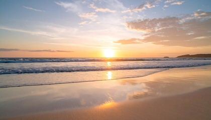 Obraz premium Warm beach sunset reflected on shore