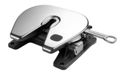 Fifth wheel coupling with a polished steel plate and locking mechanism