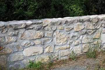 Muret en pierre, aménagement des extérieurs