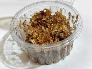 Crispy golden brown fried shallots, also known as 