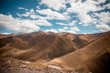 Low-grade highways on the Qinghai-Tibet Plateau in China