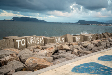 Tourism kills graffiti coast