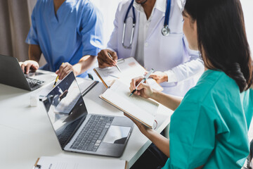 Doctors are meeting at the hospital to discuss treatment options and share experiences with colleagues.