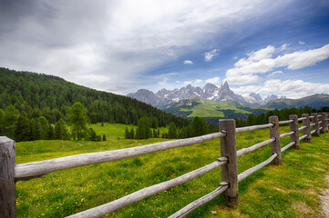 Fototapeta premium Trekking Dolomiti 2025