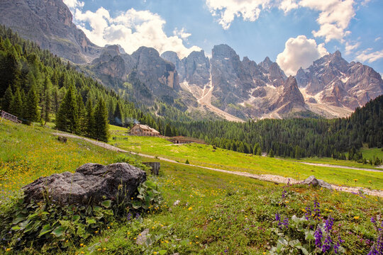 Trekking Dolomiti 2025