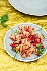 Fried aromatic shrimps.