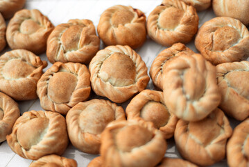Panadinas, tipiche tortine salata ripiene di carne e verdure della cucina Sarda 
