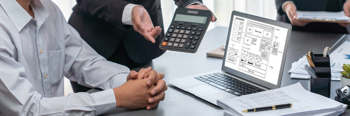 Website design software provide brisk template for online retail business and e-commerce