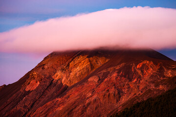 Obraz premium Volcan acatenango from Guatemala antigua