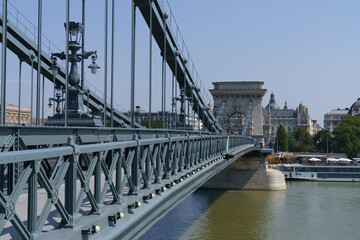 Fototapeta premium Historic Chain Bridge with Buda Castle Hill in Budapest, Hungary
