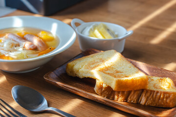 French Toast Breakfast with Sausage Soup and Fruit Yogurt / フレンチトーストとソーセージスープの朝食
