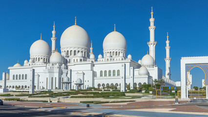 Obraz premium Sheikh Zayed Grand Mosque timelapse in Abu Dhabi, the capital city of United Arab Emirates