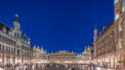 Obraz premium The Grand-Place day to night timelapse hyperlapse in Brussels, Belgium.