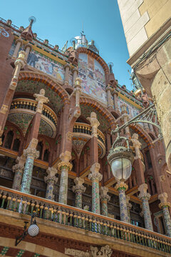 Incre&iacute;ble fotograf&iacute;a de la arquitectura de Gaud&iacute; en Barcelona, Espa&ntilde;a.