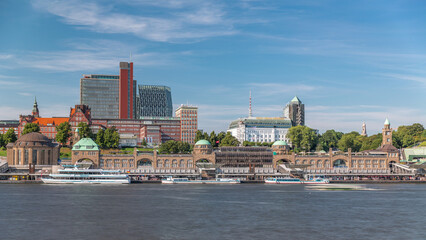 Obraz premium Skyline timelapse of St. Pauli Piers in Hamburg, Germany