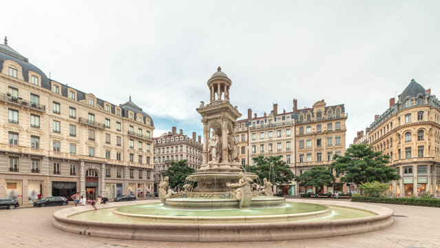 Hyperlapse of Place des Jacobins in Lyon, France, featuring the ornate Fontaine des Jacobins surrounded by historic buildings.