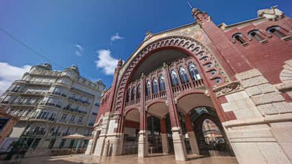 Fototapeta premium Mercado de Colon facade timelapse hyperlapse in Valencia, Spain