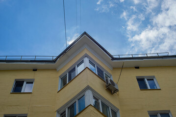 triangular bay window