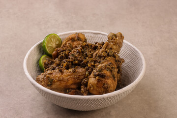Manuk Napinadar or Ayam Napinadar is a Traditional Batak Dish Usually Served at Weddings. 
