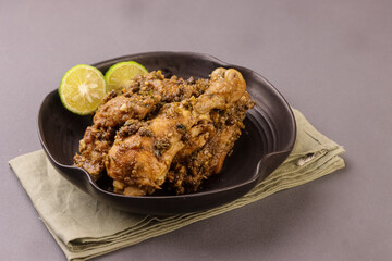 Manuk Napinadar or Ayam Napinadar is a Traditional Batak Dish Usually Served at Weddings. 